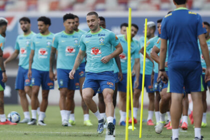 Léo Ortiz, do Flamengo, durante treino da Seleção Brasileira