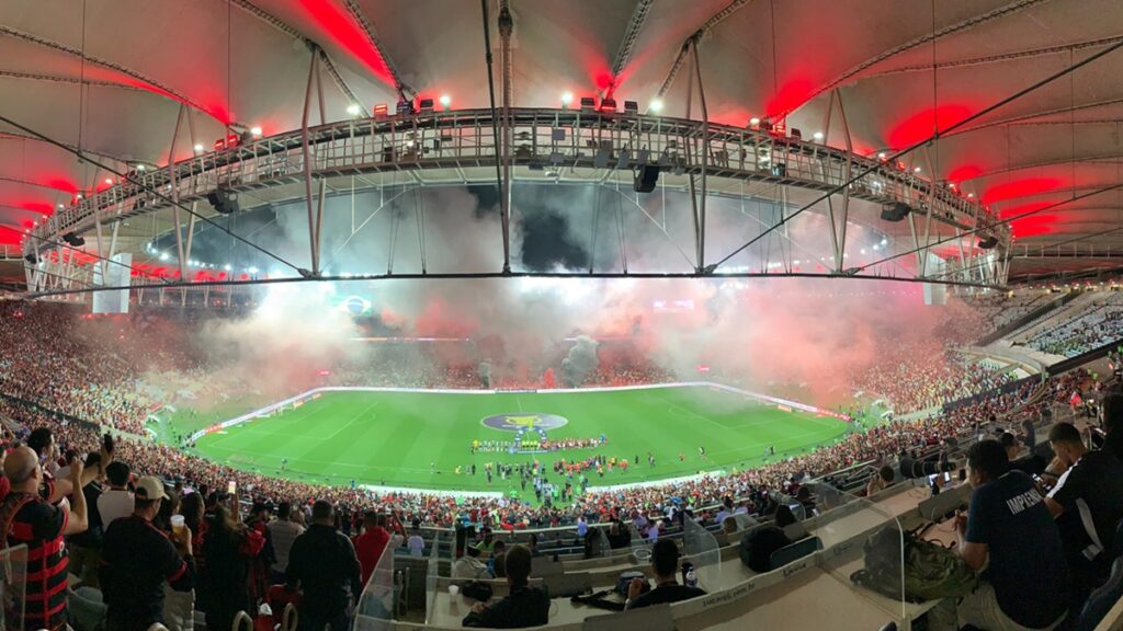 Torcida do Flamengo cria música para provocar o Atlético-MG