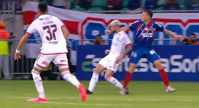 Jogador do Bahia é suspenso após agredir Michael, do Flamengo