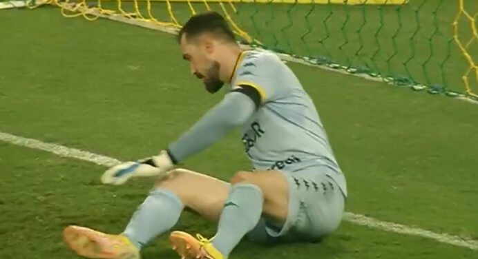 Torcedores do Flamengo se irritam com gols perdidos e ironizam: “Todo goleiro vira o Buffon”