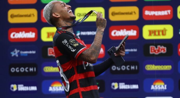 Wesley recebe novas sondagens e pode deixar Flamengo em janeiro