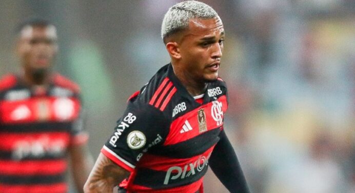 Flamengo rejeita propostas por 3 jogadores no início da temporada