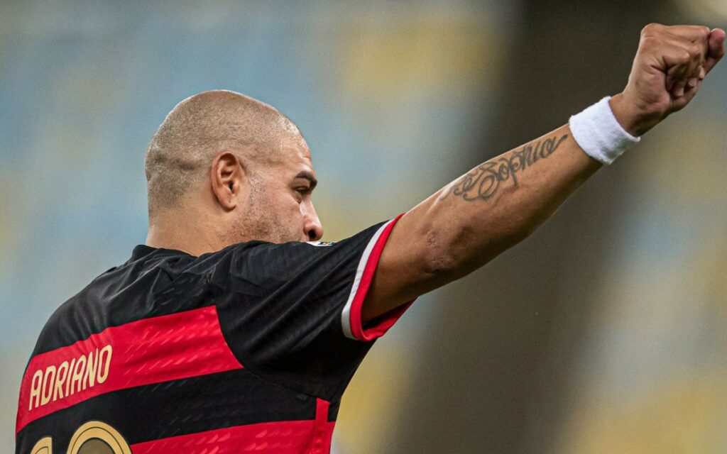 Arrascaeta manda recado a Adriano Imperador, ídolo do Flamengo