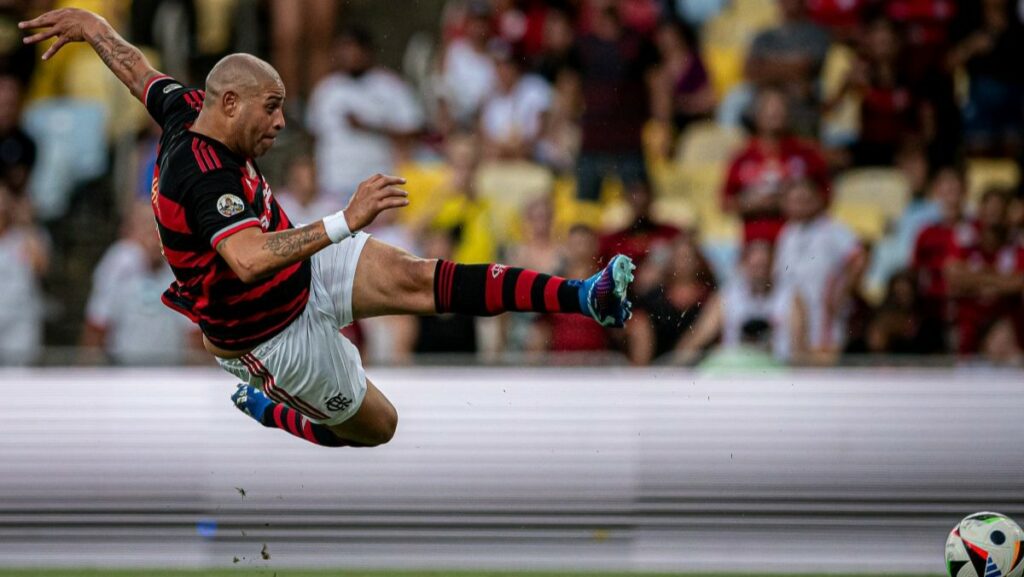 Despedida Adriano: Imperador decide, e Flamengo vence ‘Amigos da Itália’ no Maracanã