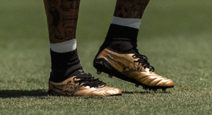 Gabigol e Mizuno preparam chuteira especial para jogo de despedida do Flamengo; veja foto