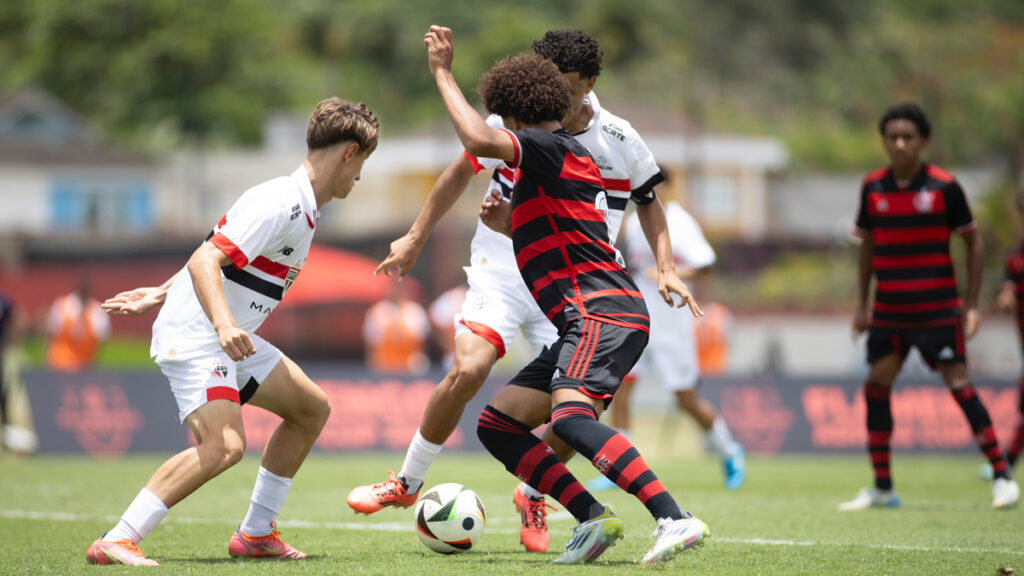 FINALISTA! Flamengo vence São Paulo nos pênaltis e encara o Arsenal na decisão da Adidas Cup