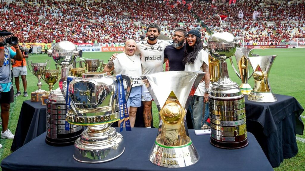 Gabigol vive último dia como jogador do Flamengo nesta terça