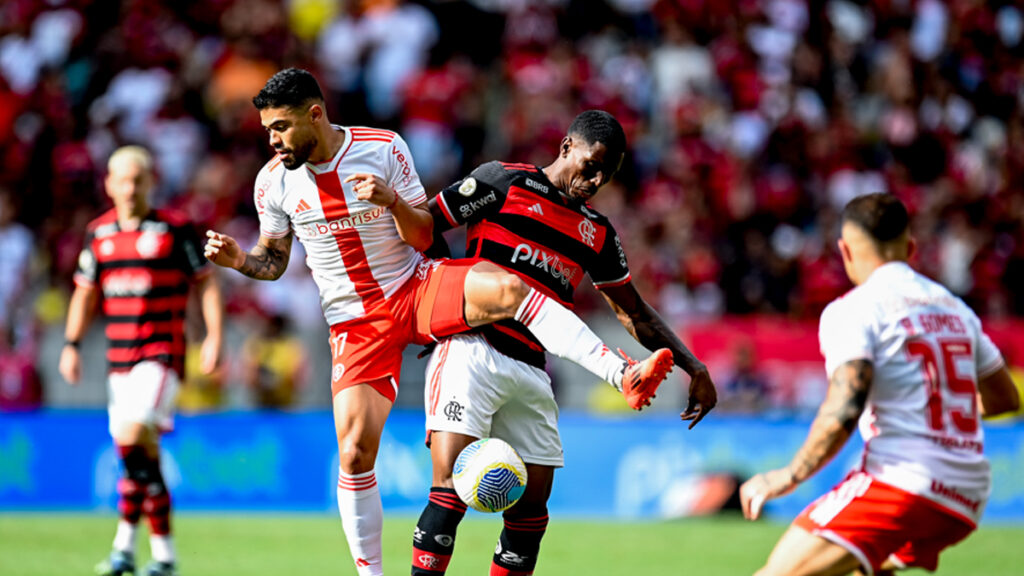 Filipe Luís revela pedido a jogadores do Flamengo no 2º tempo contra o Internacional