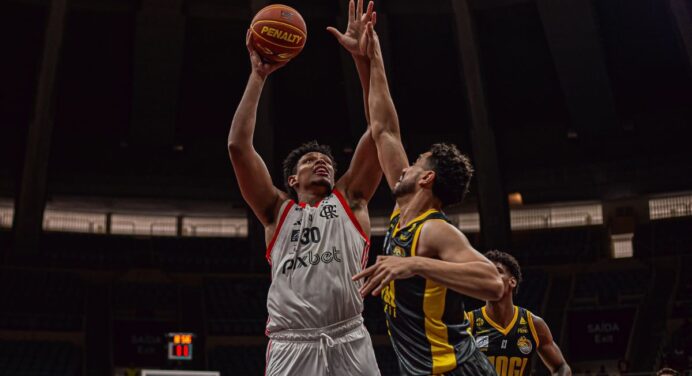 Flamengo amassa Mogi e encerra 2024 com vitória no NBB