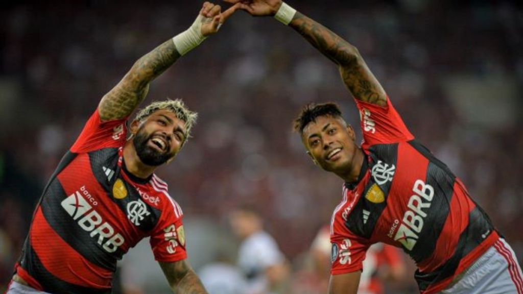 SAIU! Com Bruno Henrique, Flamengo divulga escalação para jogo de despedida de Gabigol 