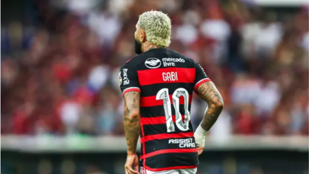 Veja lista de últimos camisas 10 do Flamengo; Arrascaeta assume número histórico em 2025