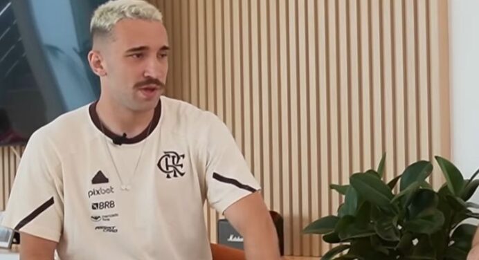 Léo Ortiz revela inspiração em jogador do Manchester City para atuar como volante no Flamengo