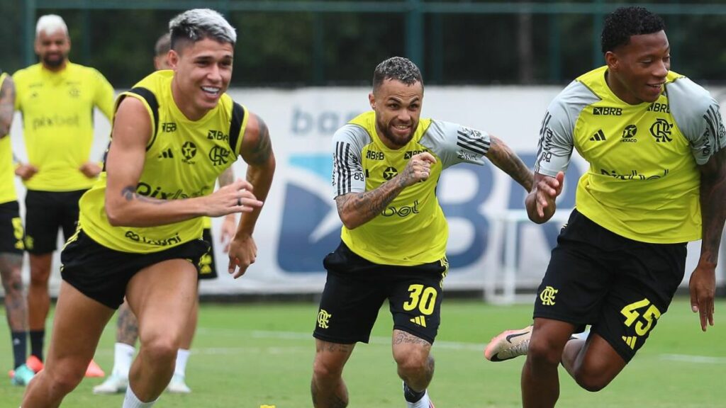 Luiz Araújo vive dias decisivos para saber se reforça o Flamengo em jogo contra o Criciúma