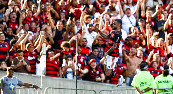Michael é eleito ‘Craque da Torcida’ após jogo do Flamengo pelo Brasileirão