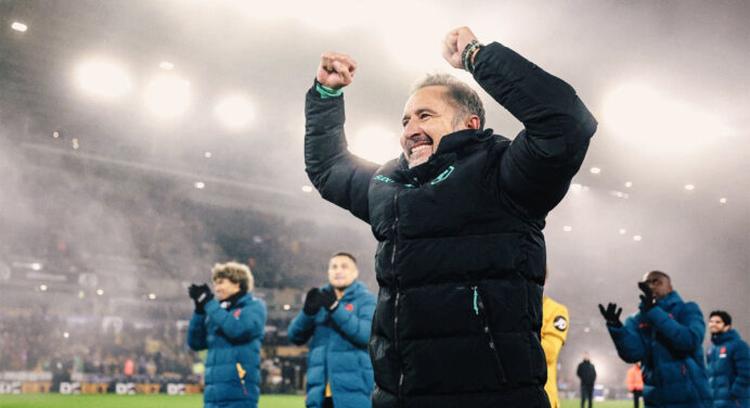 Ex-Flamengo, Vítor Pereira supera Guardiola e é eleito o melhor técnico da Premier League
