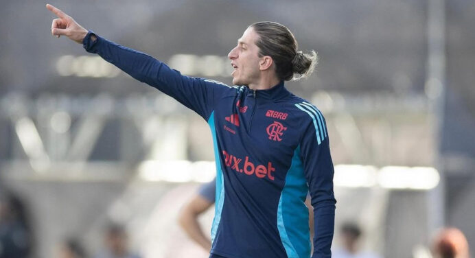 “Ajudei o Dorival…”: Filipe Luís revela atitude que colaborou com técnico da Seleção Brasileira