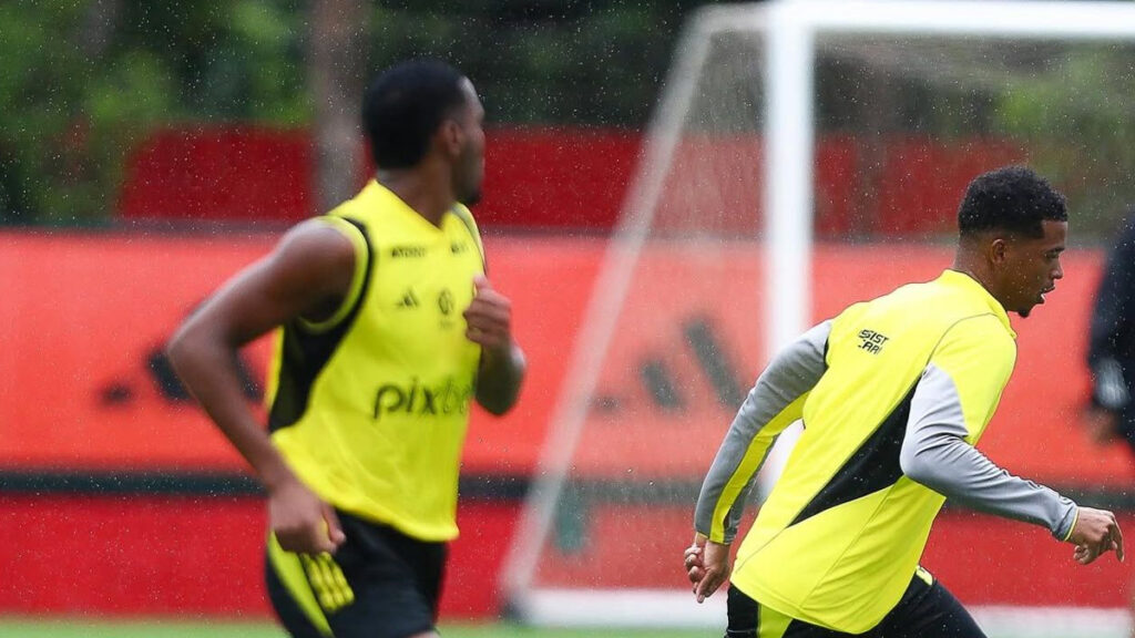 Flamengo realiza penúltimo treino nesta sexta antes de estreia no Carioca