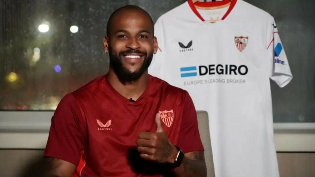 Flamengo sonda contratação de jogador do Sevilla