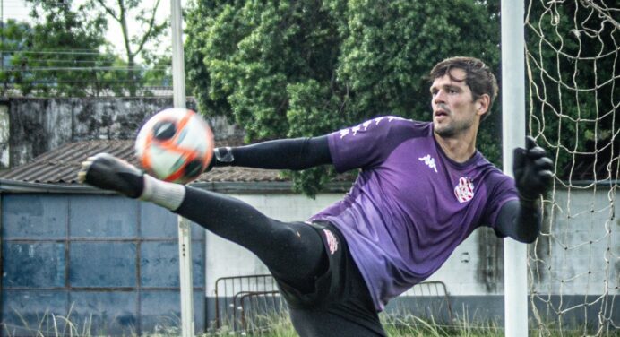 Goleiro do Bangu revela o que não deu certo durante jogo com Flamengo: “Planejamento era outro”
