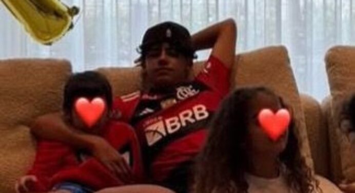 Robozinho rubro-negro? Filho de Cristiano Ronaldo aparece com camisa do Flamengo e agita internet; veja foto