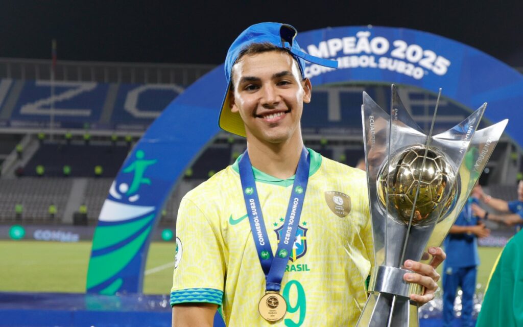 Chelsea topa liberar ex-alvo do Flamengo para o Santos na temporada 2025
