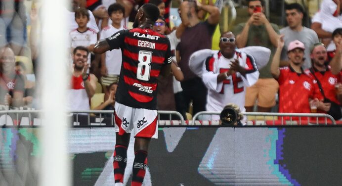 “Seria um sonho jogar com ele”: ex-Flamengo exalta Gerson e faz previsão sobre o Mundial de Clubes