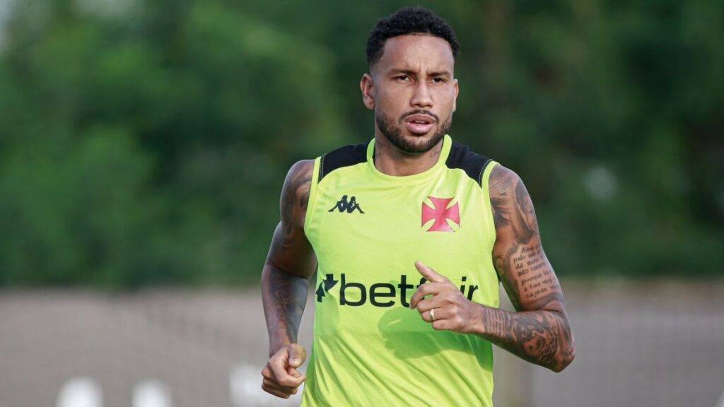 Vasco confirma ausência de 2 jogadores para jogo de hoje contra o Flamengo