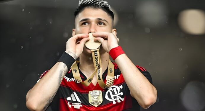 Luiz Araújo se declara ao Flamengo após título da Supercopa