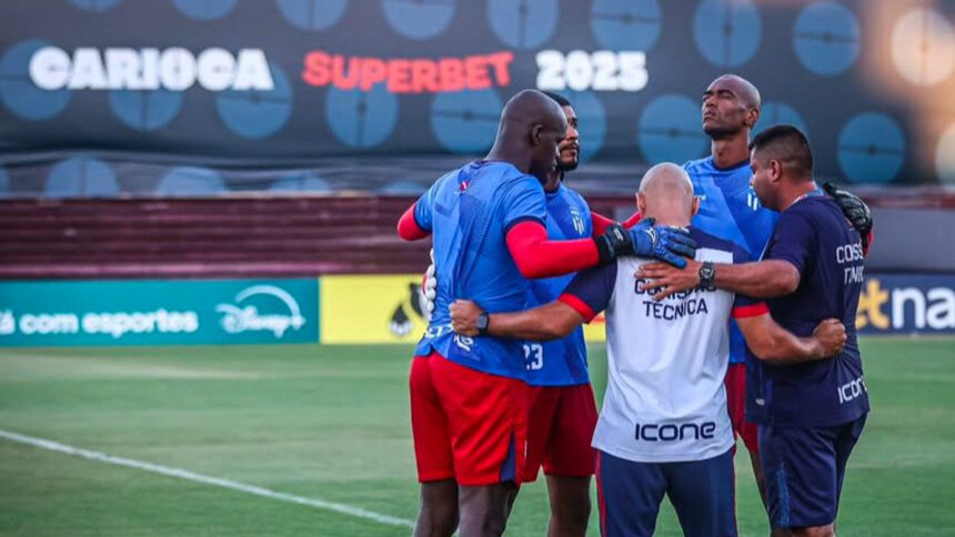 Maricá FC em treino antes de jogo contra o Flamengo