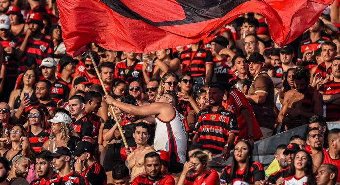 Torcida Jovem Fla articula retorno aos estádios após reunião com diretoria do Flamengo