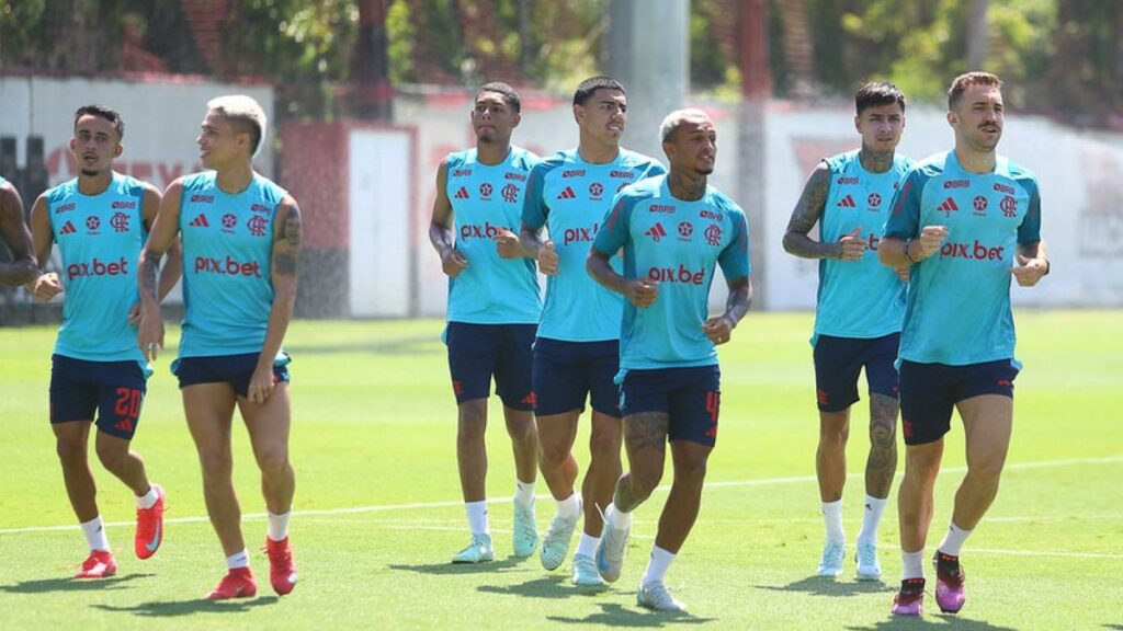 Escalação do Flamengo: Wesley volta, De La Cruz e Ayrton Lucas são dúvidas contra o Vasco