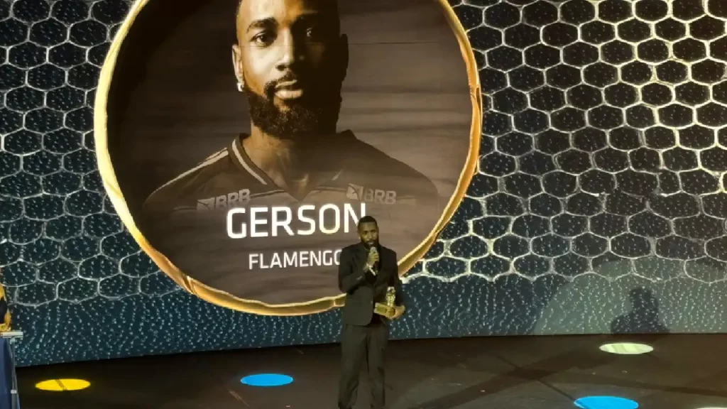 Gerson é eleito melhor jogador do Campeonato Carioca e dedica prêmio aos jogadores do Flamengo