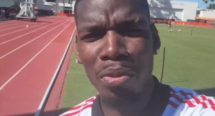 Pogba posta foto com a camisa do Flamengo e agita torcedores na web