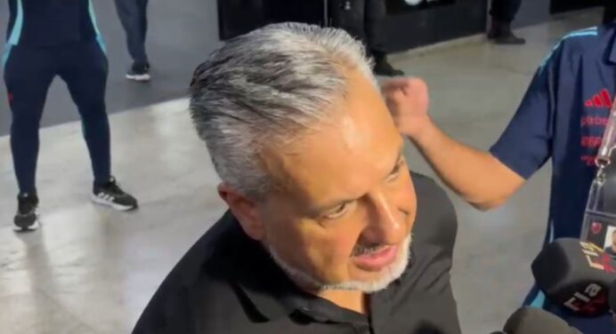 Boto defende contratações de ‘novos Juninhos’ e elogia atacante do Flamengo: “Cumpriu bem”