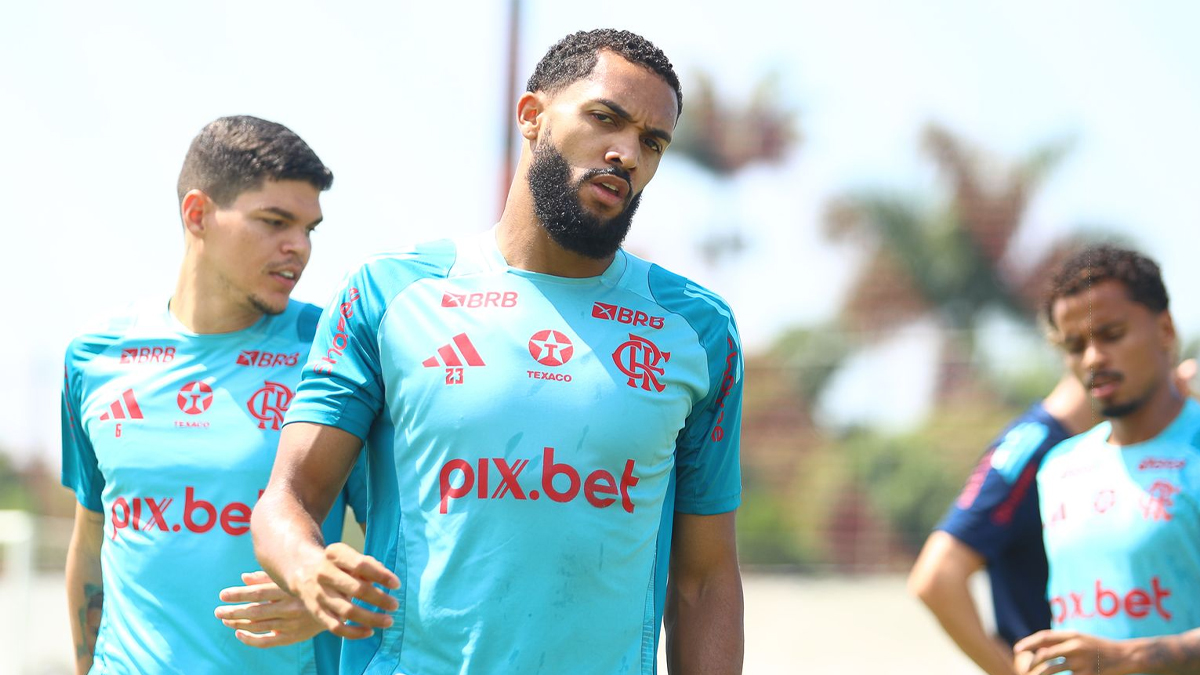 Juninho em treino do Flamengo no CT