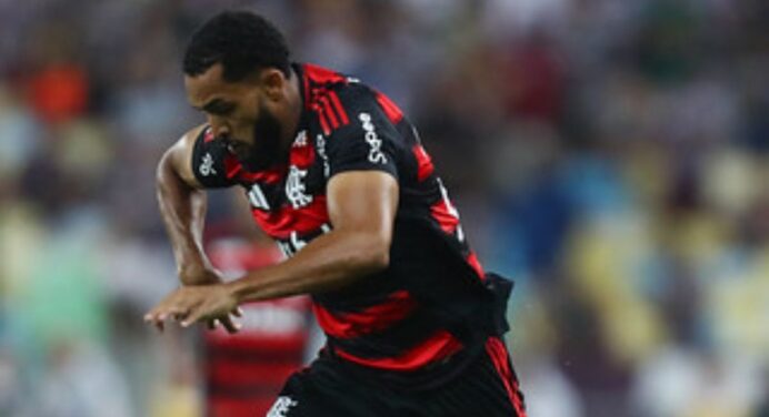 Jornalista da Globo detona atuação de Juninho em jogo do Flamengo: “Perdeu gols que não dá”