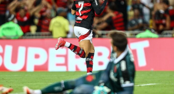 Jogadores do Vasco fogem de entrevista e não falam com imprensa após nova derrota para o Flamengo