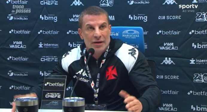 Vasco mira contratação de atacante campeão brasileiro pelo Flamengo