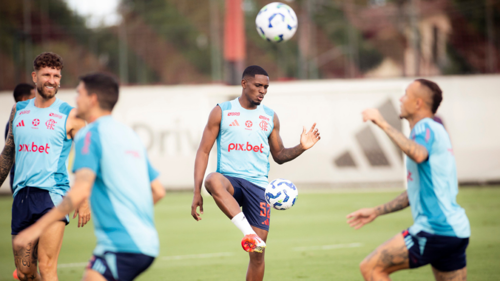 Elenco do Flamengo recebe folga neste domingo após empate com o Internacional em estreia do Brasileirão