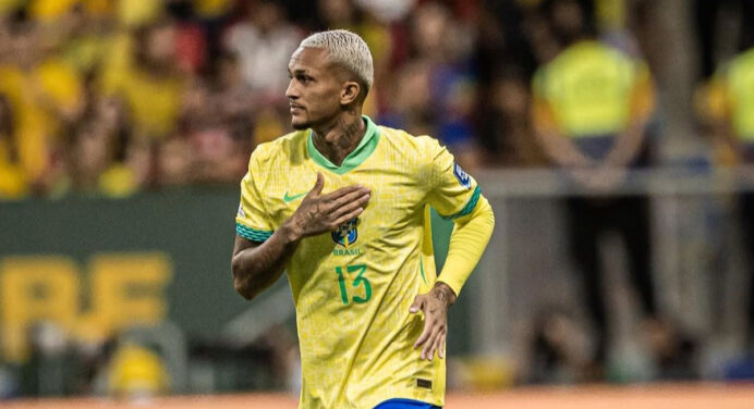 Jornalista da Globo ironiza atuação de Wesley em jogo do Brasil: “Apresentado ao futebol de adultos”