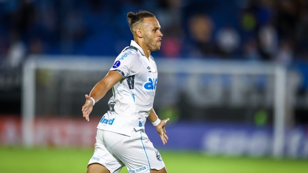 Grêmio deve ter reforço importante para jogo contra o Flamengo, pelo Brasileirão