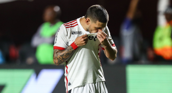 Filipe Luís lamenta ida de Arrascaeta para Seleção do Uruguai: “Perdemos o controle”