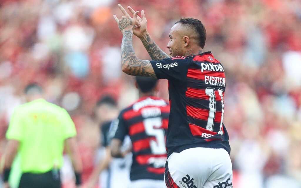 Cebolinha encerra com jejum em jogo do Flamengo contra o Corinthians, pelo Brasileirão