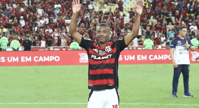 De La Cruz assume papel de ‘motor’ no meio de campo e tem participação direta em gols do Flamengo contra o Corinthians