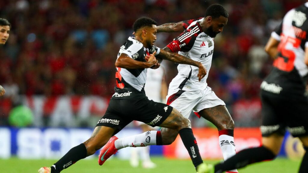 Léo Jardim faz ‘milagres’, Flamengo perde chances e fica no empate com o Vasco no Brasileirão