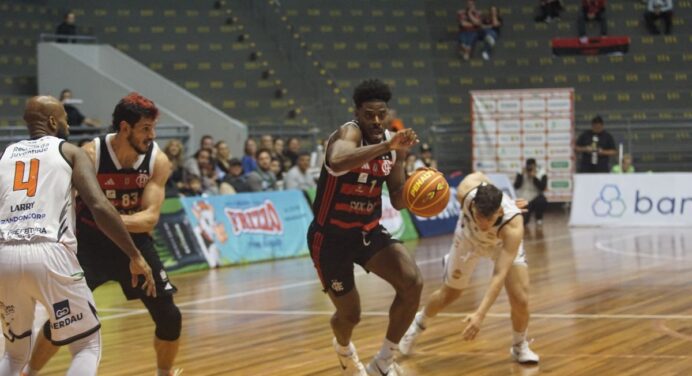 Flamengo tem atuação brilhante, humilha Caxias fora de casa e encaminha classificação às quartas do NBB
