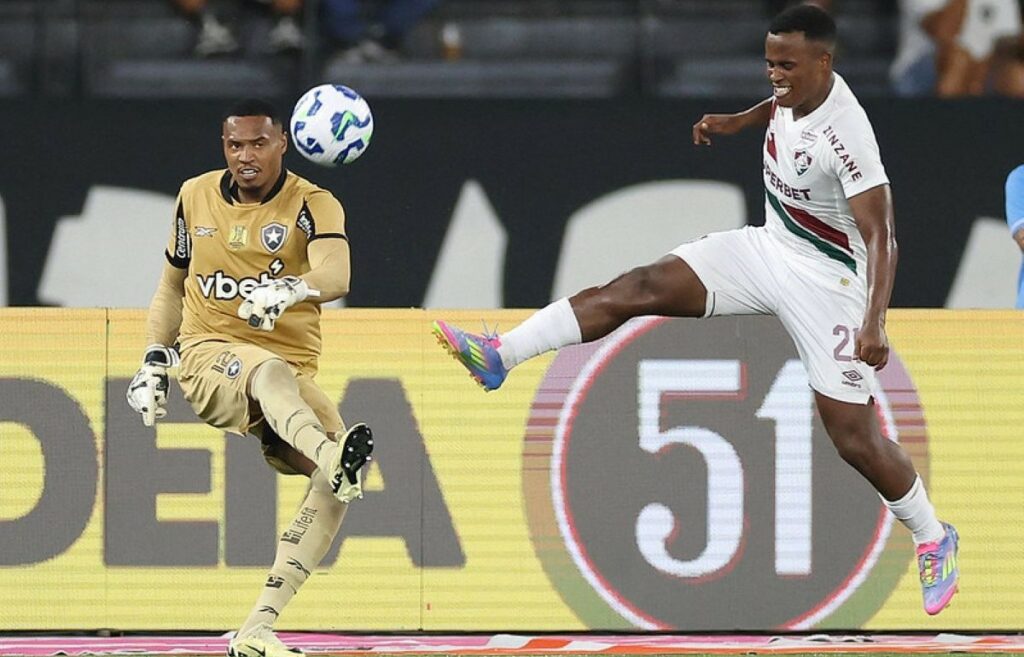 Fluminense perde para Botafogo e não consegue ultrapassar Flamengo no Brasileirão 2025; veja tabela atualizada