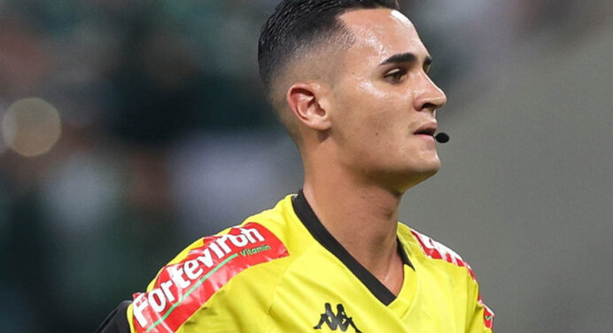 Árbitro de jogo do Flamengo x Juventude tem expulsão polêmica em partida do Brasileirão 2024
