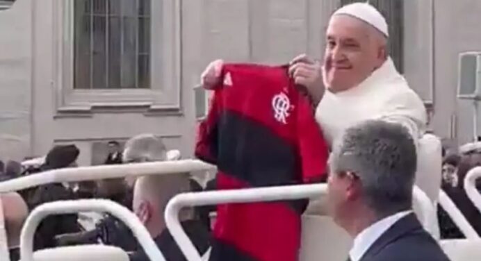 Flamengo lamenta morte de Papa Francisco em nota oficial 