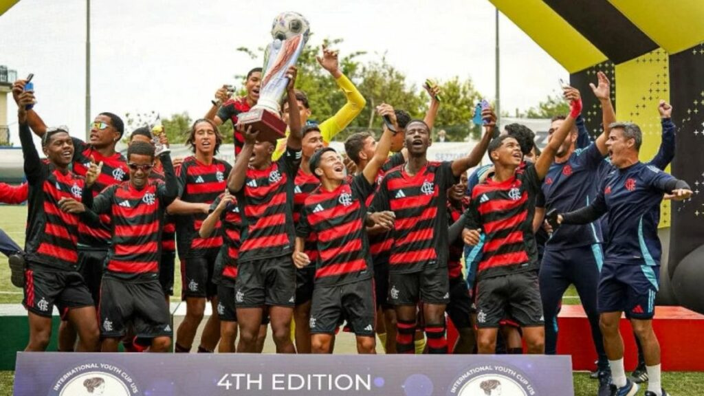 Flamengo vence Manchester City e conquista torneio de base na Itália